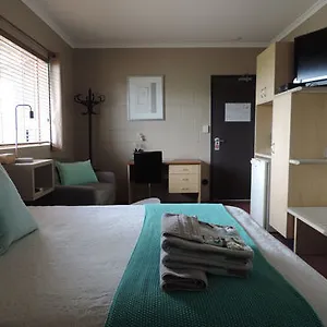 Oasis Motel